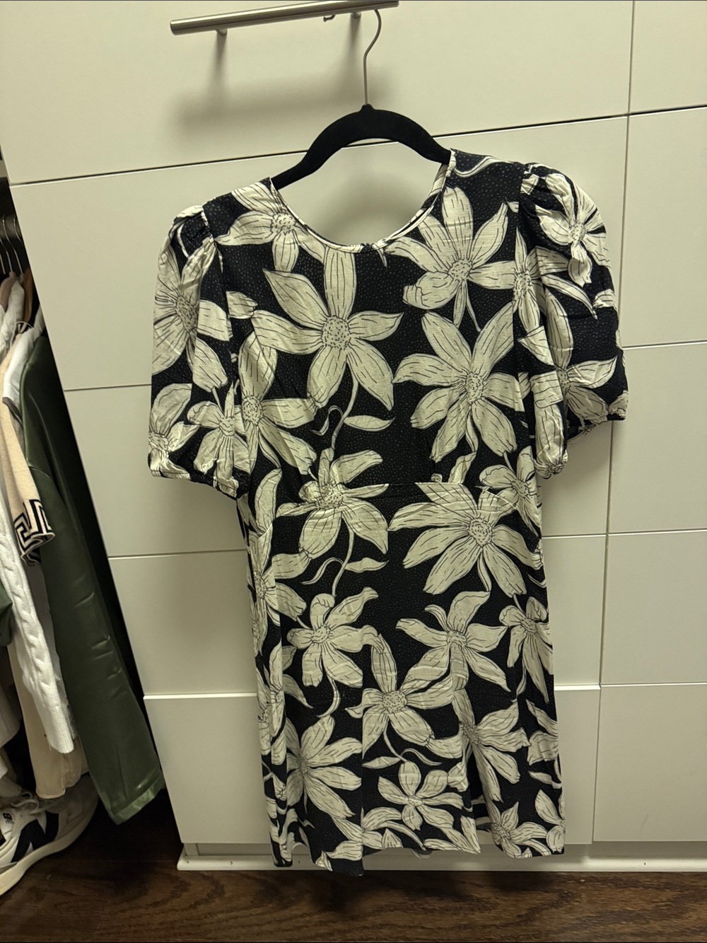Black and White Floral Short Sleeve Dress